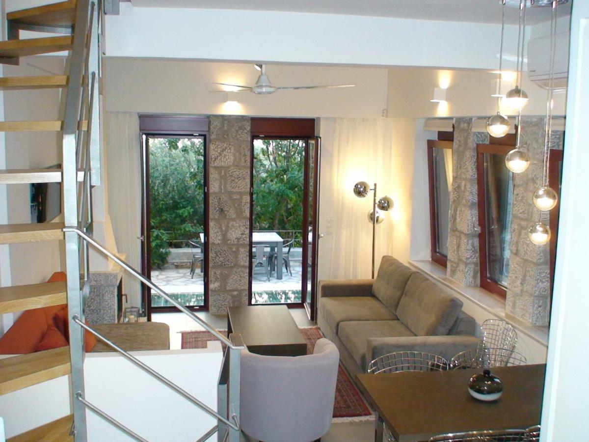 Villa Thelgi Kalamata Esterno foto