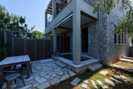 Villa Thelgi Kalamata Esterno foto