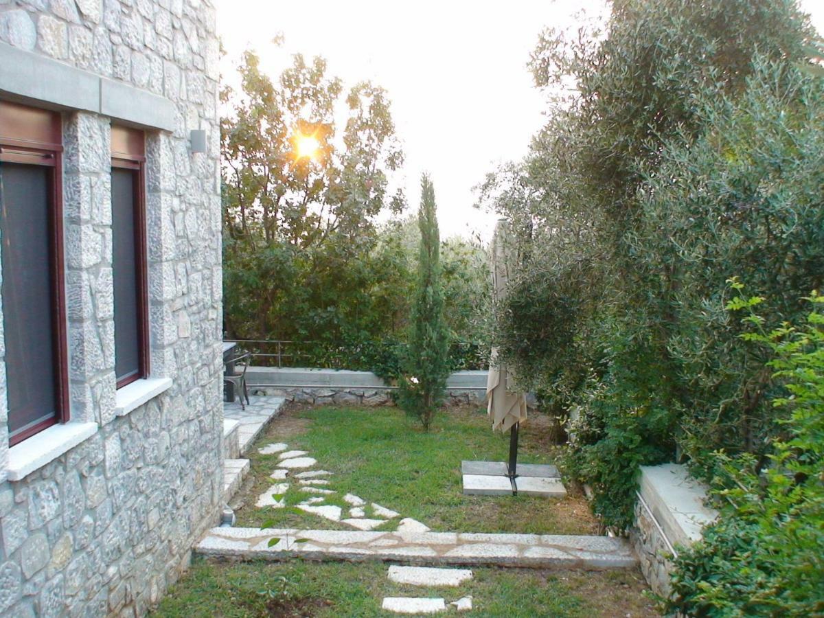 Villa Thelgi Kalamata Esterno foto